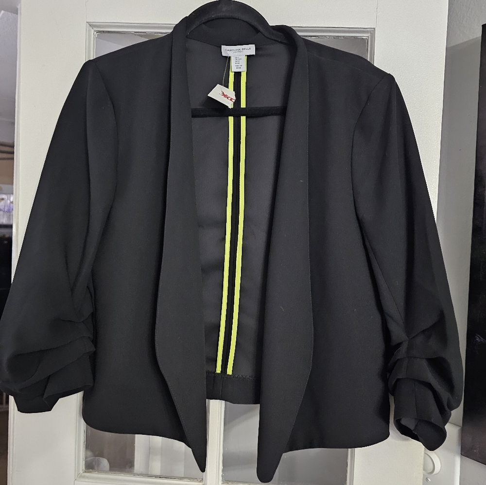Womens open front black cropped dress jacket! Nwts! Size med!